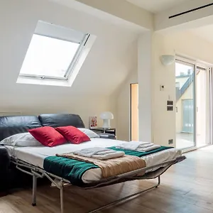 The Rent - Attic With Terrace In Downtown Apartment Milan